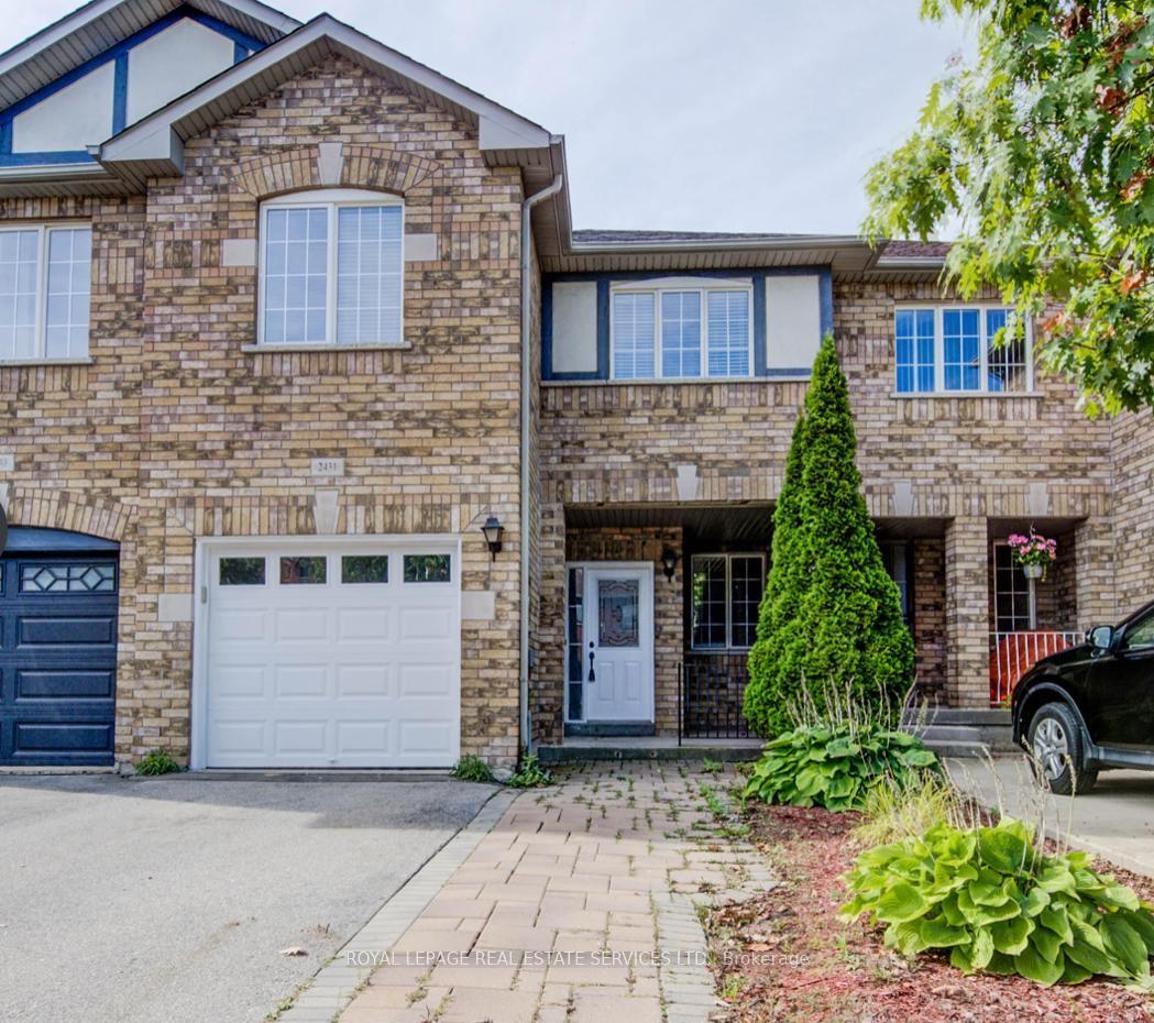Front of 2431 Newcastle Crescent