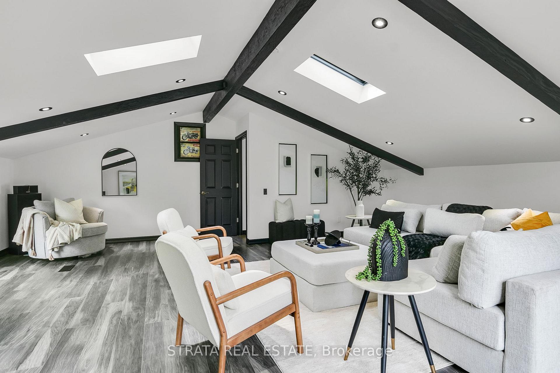 Photo 8 of 294 Bousfield Crescent, Milton, Dorset Park — HOMEH