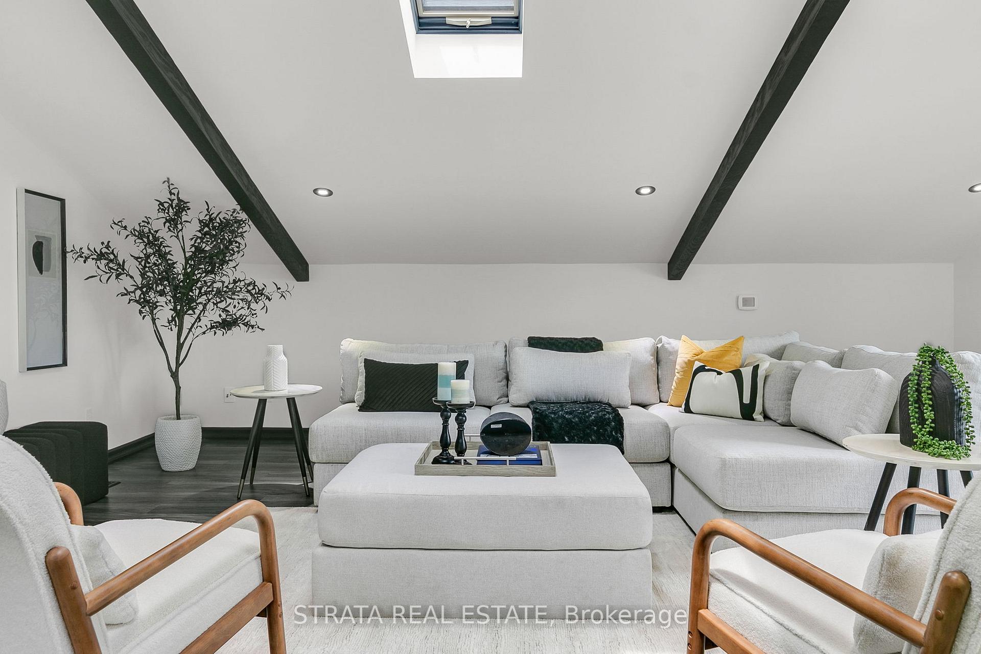 Photo 7 of 294 Bousfield Crescent, Milton, Dorset Park — HOMEH