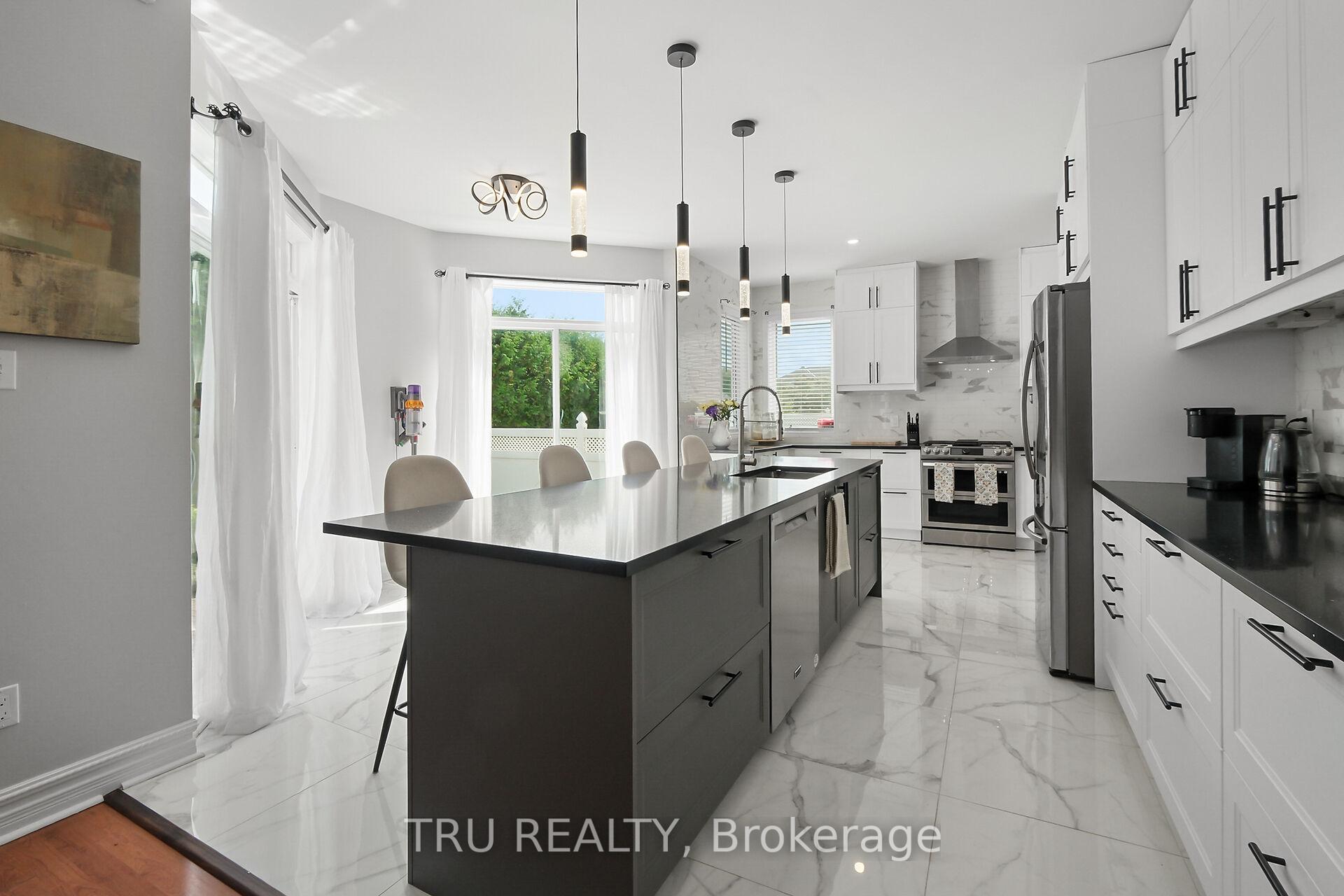 Photo 8 of 306 Dawnlight Street, Ottawa, Avalon East — HOMEH