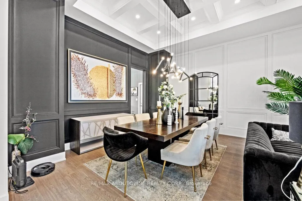Photo 11 of 334 Third Lane, Oakville, West — HOMEH