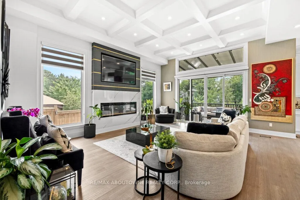 Photo 14 of 334 Third Lane, Oakville, West — HOMEH