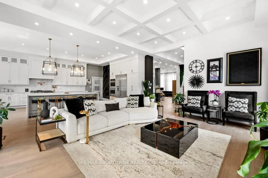 Photo 16 of 334 Third Lane, Oakville, West — HOMEH