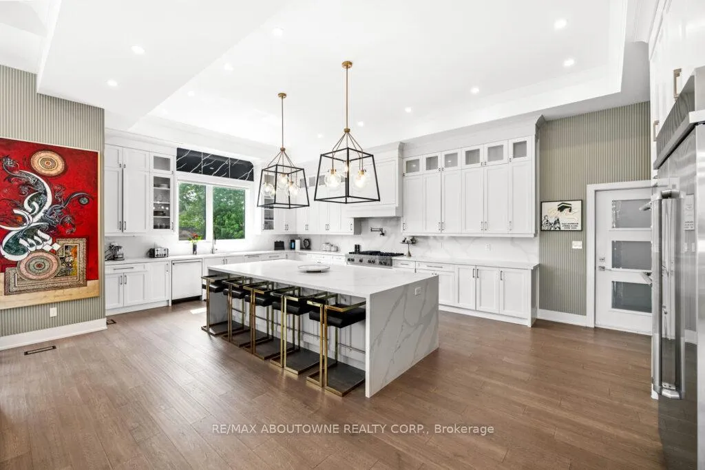 Photo 17 of 334 Third Lane, Oakville, West — HOMEH