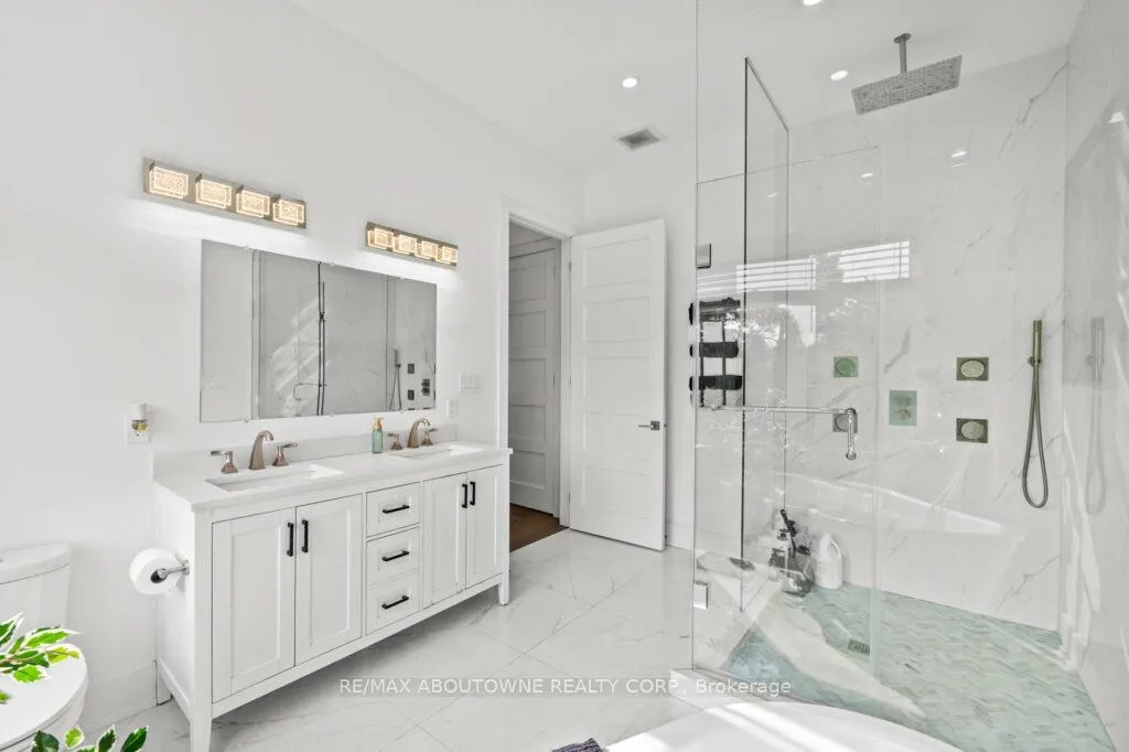 Photo 23 of 334 Third Lane, Oakville, West — HOMEH