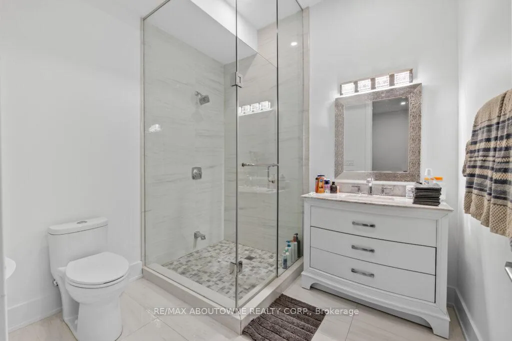 Photo 35 of 334 Third Lane, Oakville, West — HOMEH