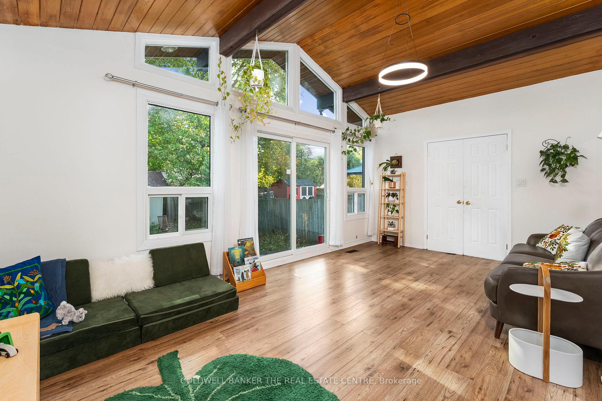 Photo 8 of 105 Hillcroft Street, Oshawa, O'Neill — HOMEH