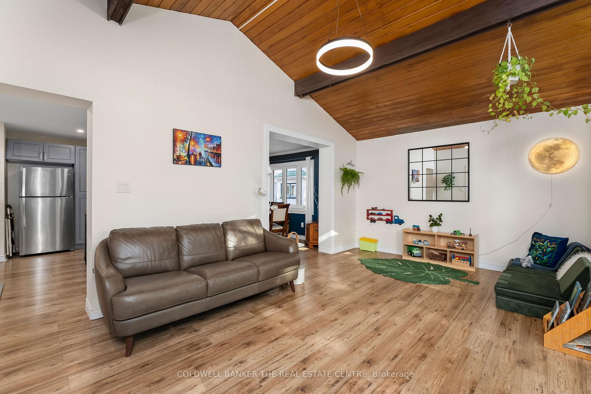 Photo 10 of 105 Hillcroft Street, Oshawa, O'Neill — HOMEH