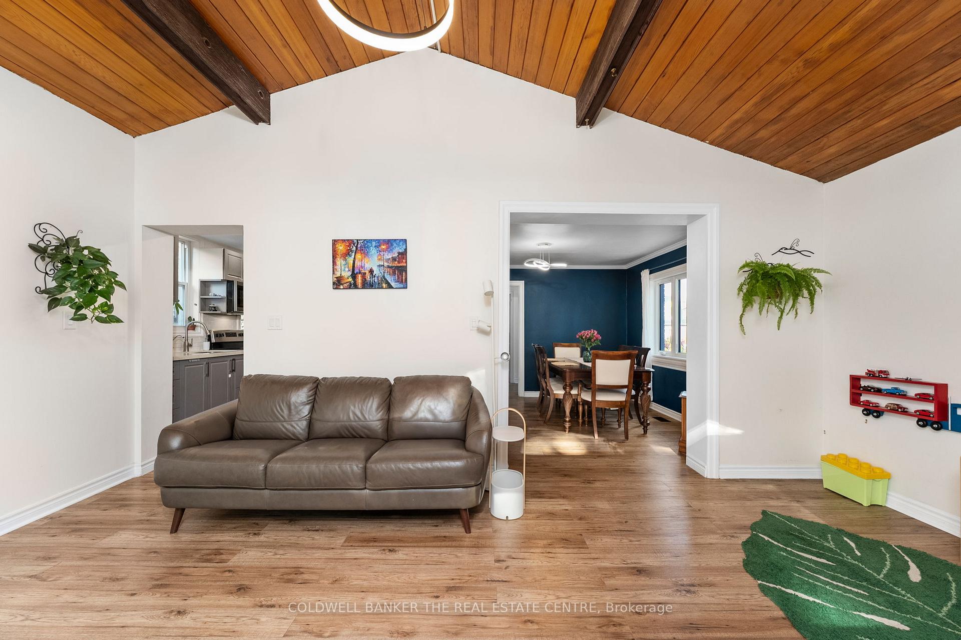 Photo 11 of 105 Hillcroft Street, Oshawa, O'Neill — HOMEH