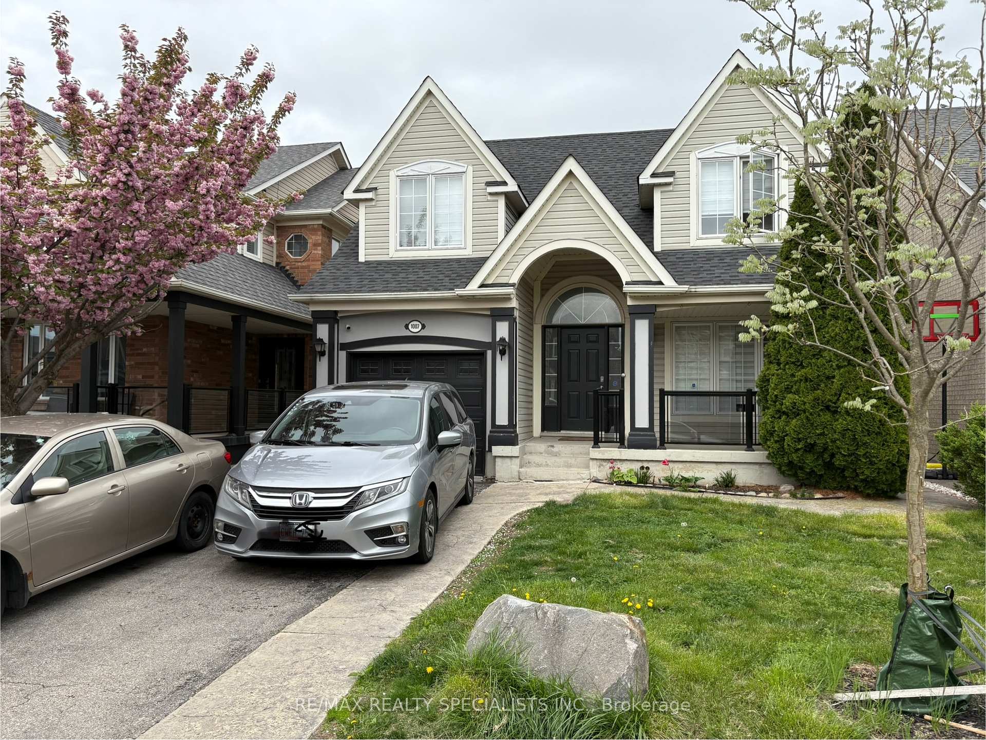 Front of 1007 Cooper Avenue