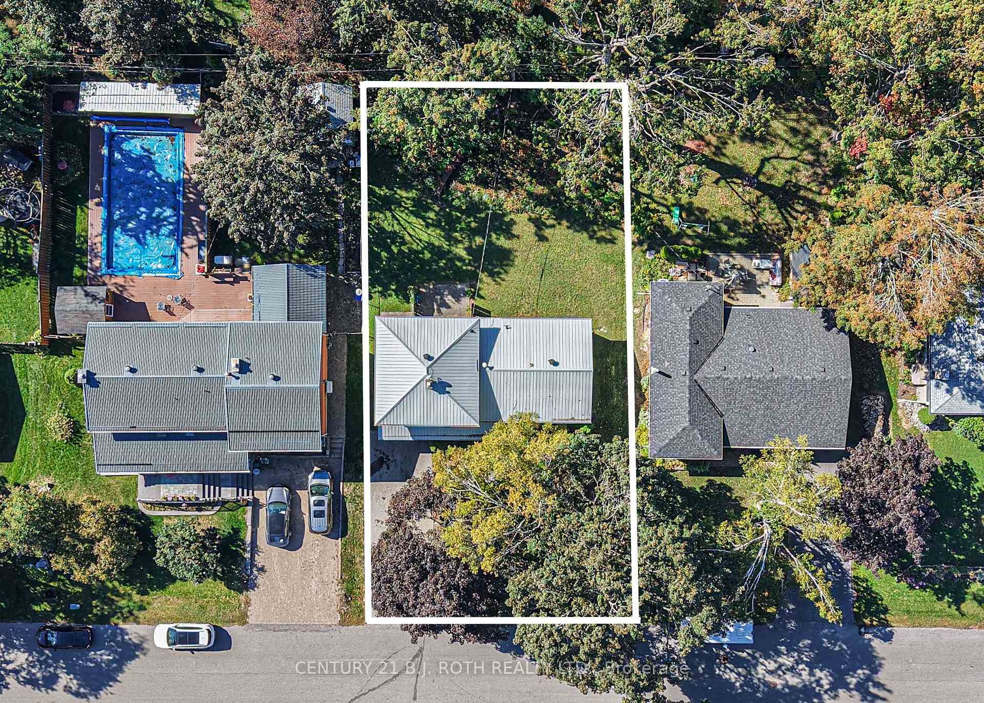 Photo 3 of 417 Harmon Road, Orillia — HOMEH