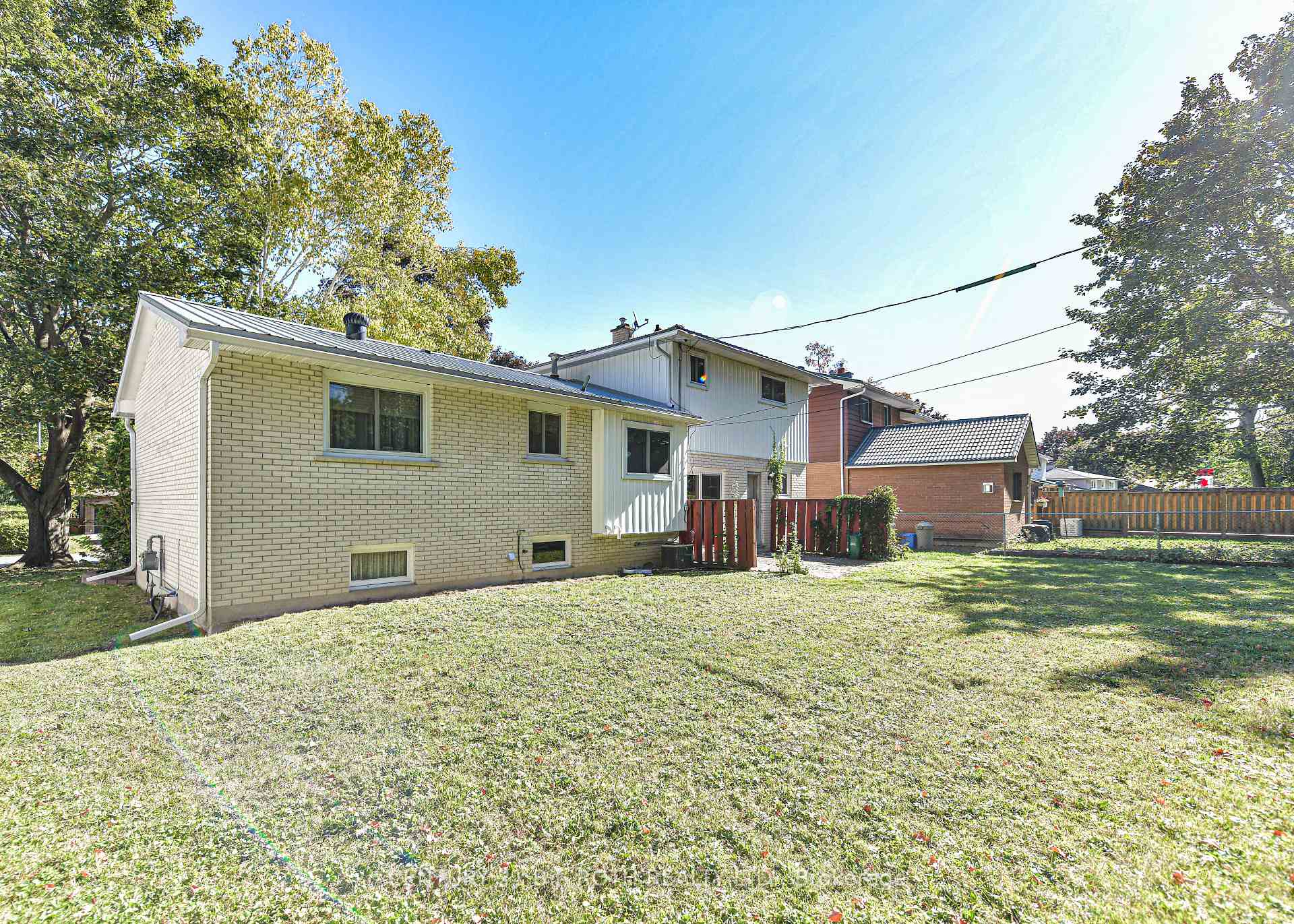 Photo 13 of 417 Harmon Road, Orillia — HOMEH