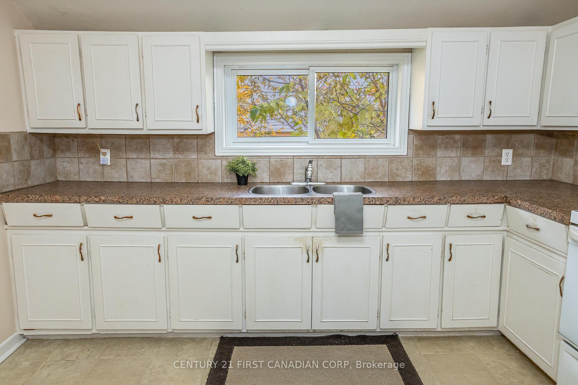Photo 10 of 165 William Street, North Middlesex, Alisa Craig — HOMEH