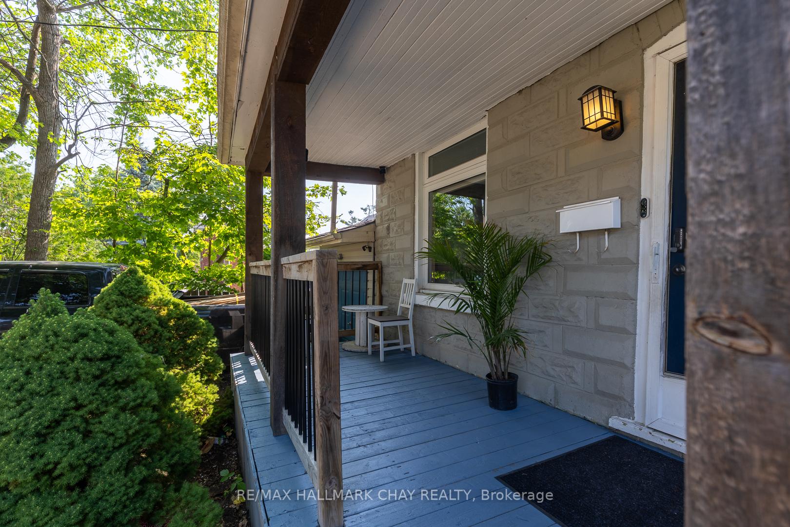 Photo 2 of 109 Borland Street E, Orillia — HOMEH