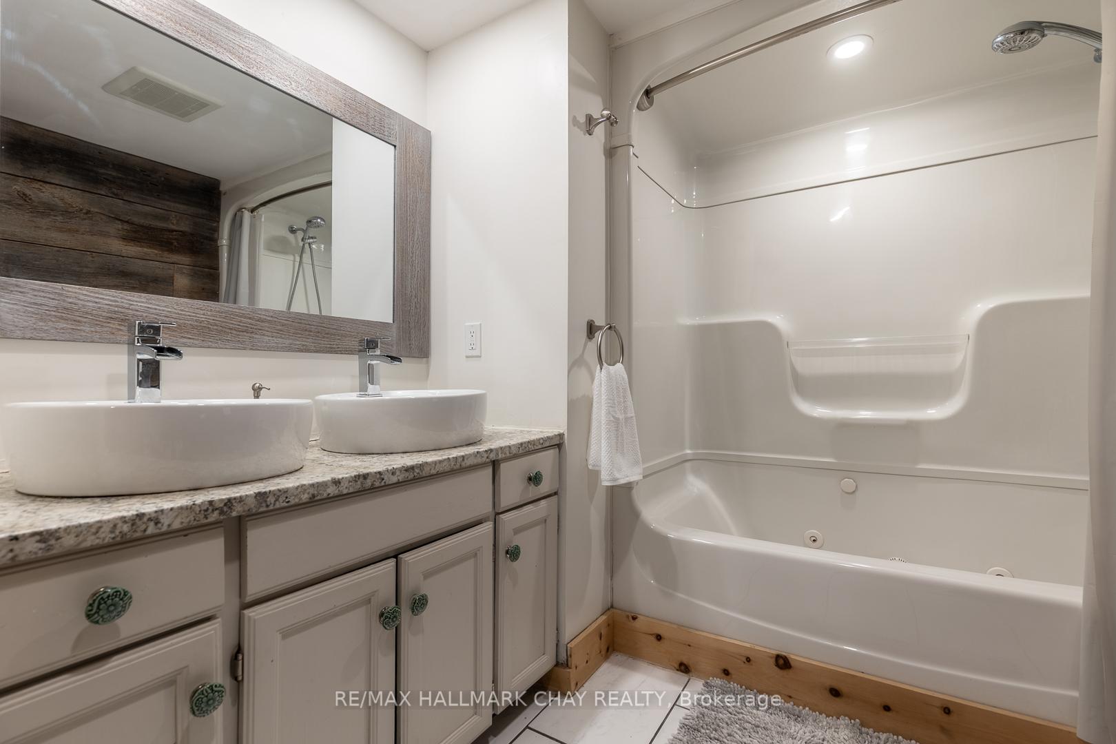 Photo 17 of 109 Borland Street E, Orillia — HOMEH
