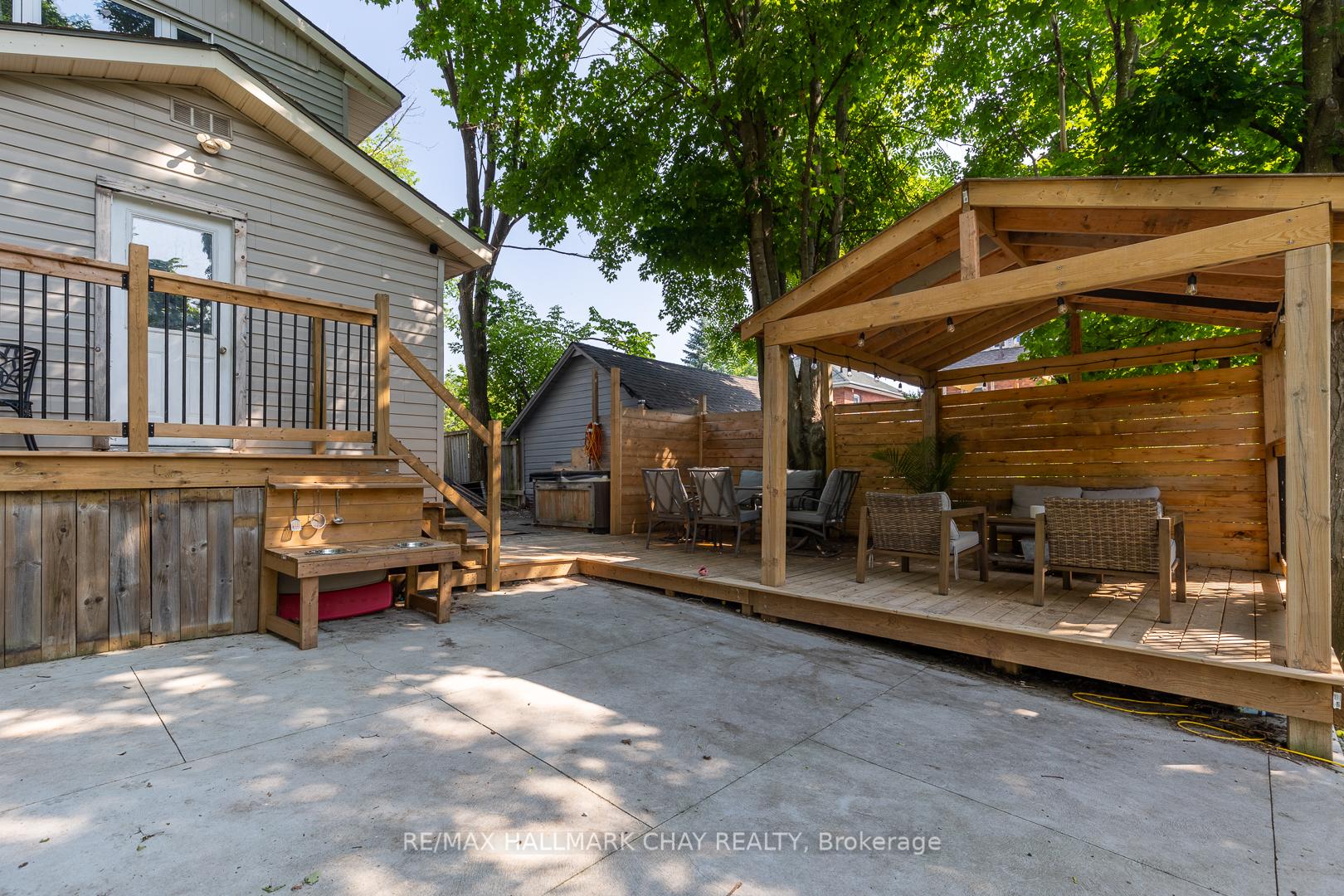 Photo 21 of 109 Borland Street E, Orillia — HOMEH