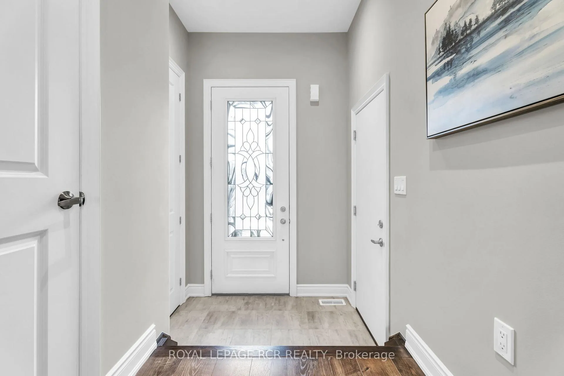 Photo 3 of 215 Walker Boulevard, New Tecumseth, Alliston — HOMEH