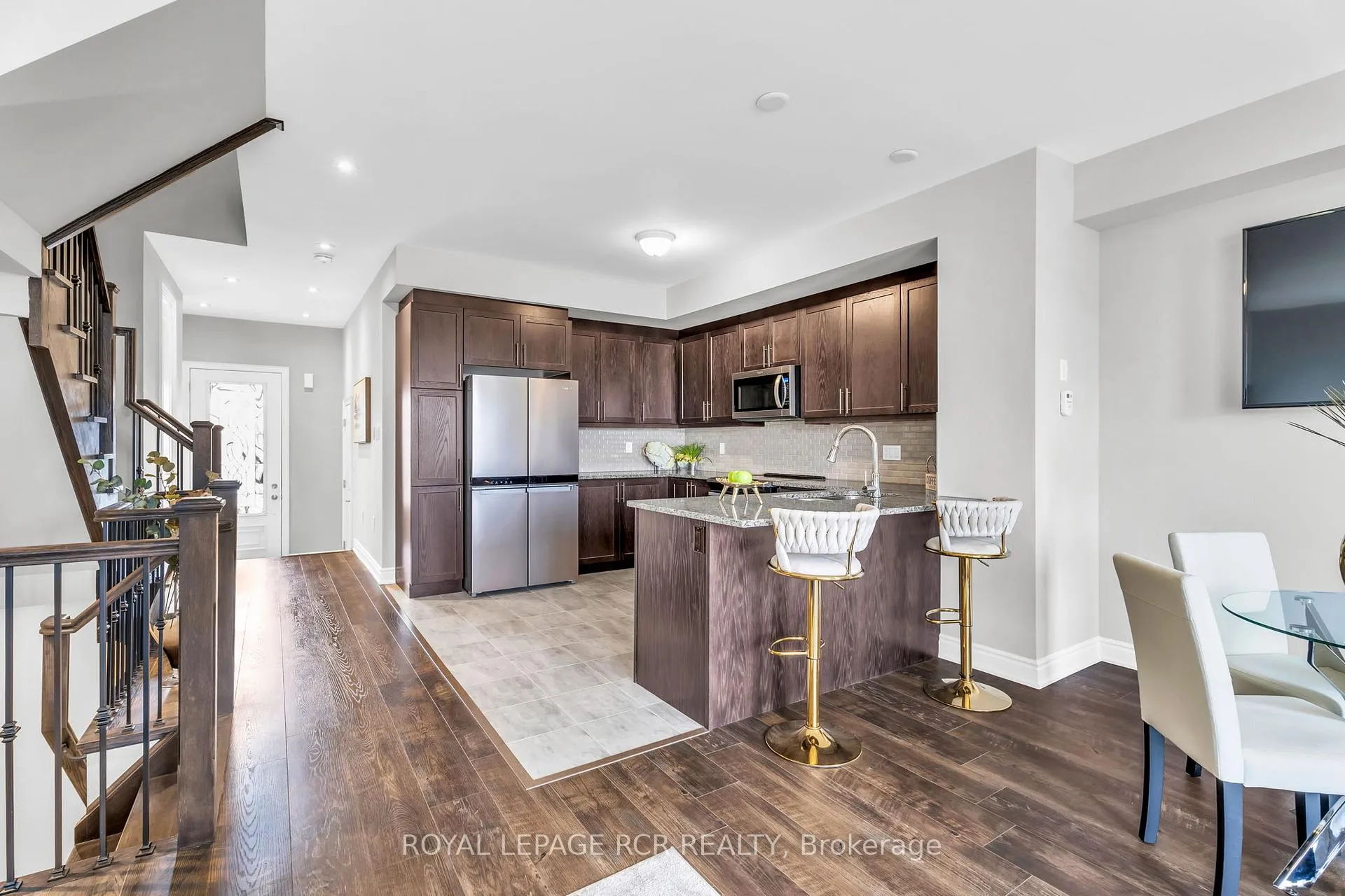 Photo 8 of 215 Walker Boulevard, New Tecumseth, Alliston — HOMEH