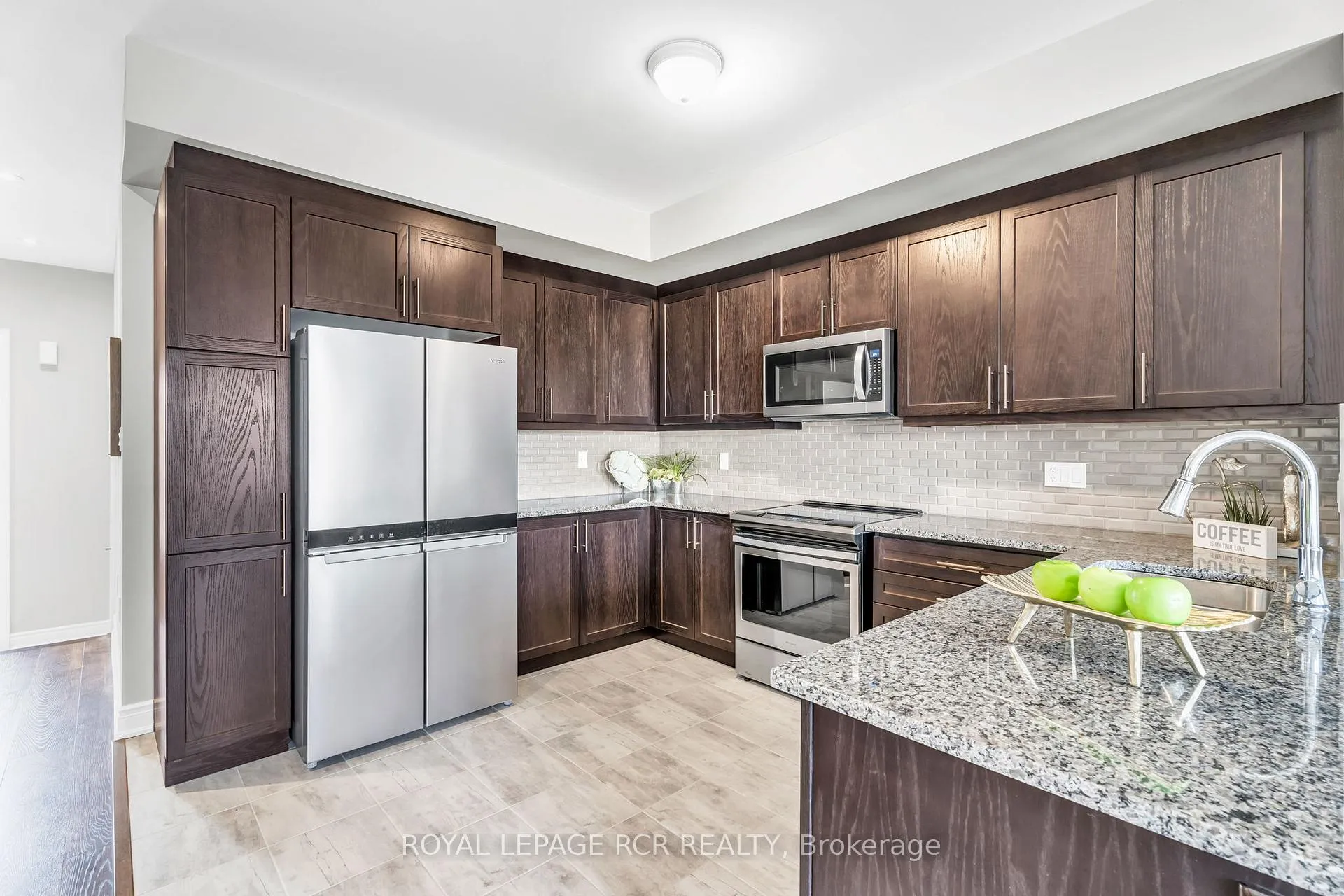 Photo 11 of 215 Walker Boulevard, New Tecumseth, Alliston — HOMEH