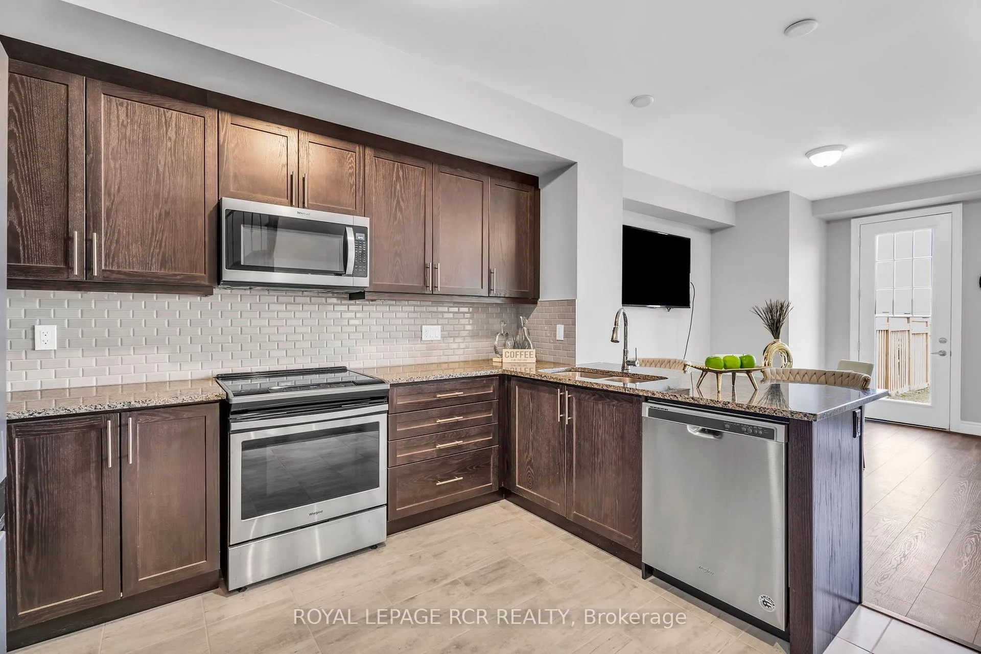 Photo 14 of 215 Walker Boulevard, New Tecumseth, Alliston — HOMEH