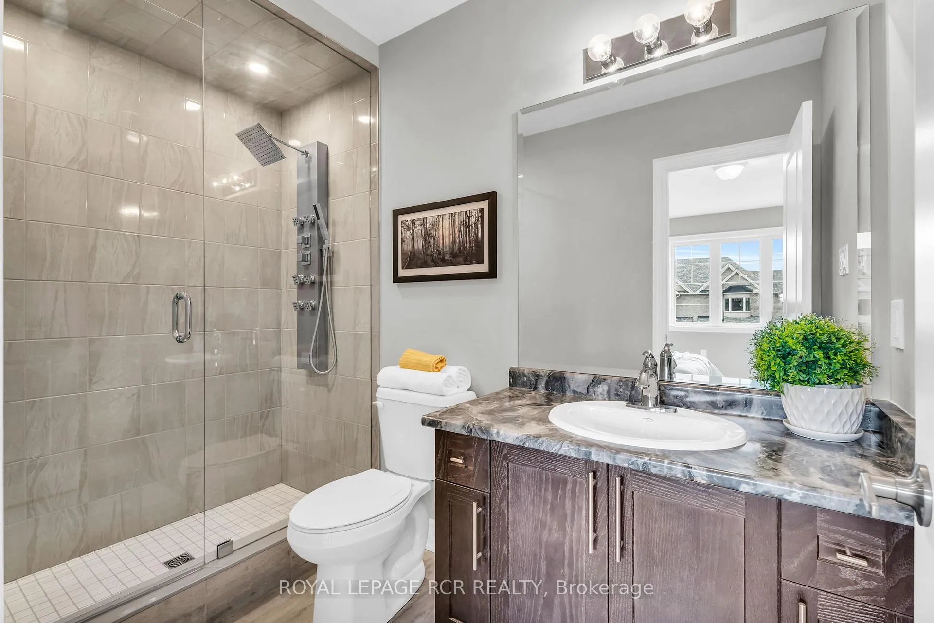 Photo 30 of 215 Walker Boulevard, New Tecumseth, Alliston — HOMEH