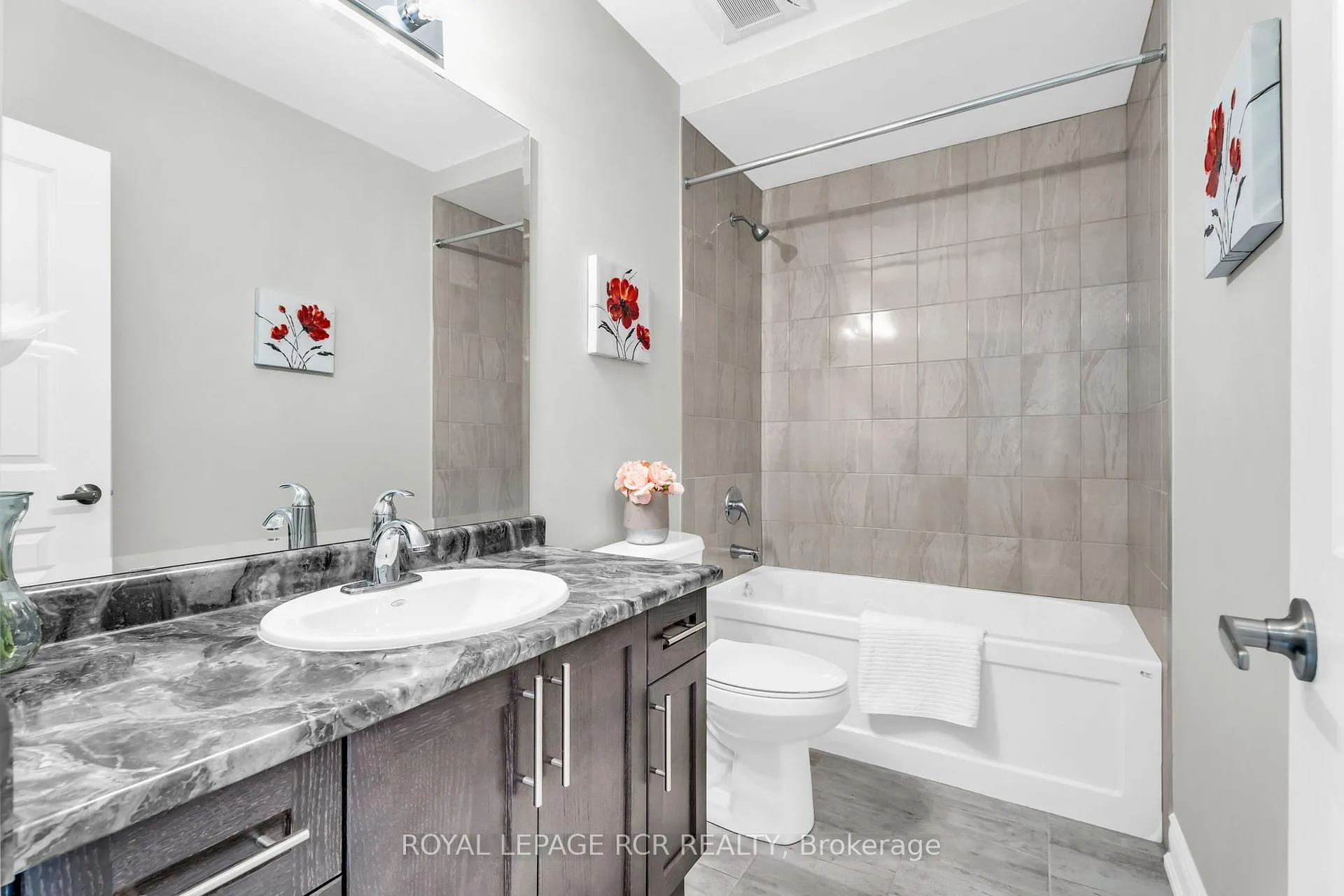 Photo 33 of 215 Walker Boulevard, New Tecumseth, Alliston — HOMEH