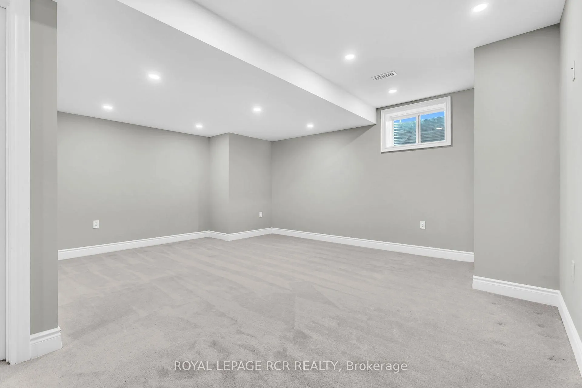 Photo 35 of 215 Walker Boulevard, New Tecumseth, Alliston — HOMEH