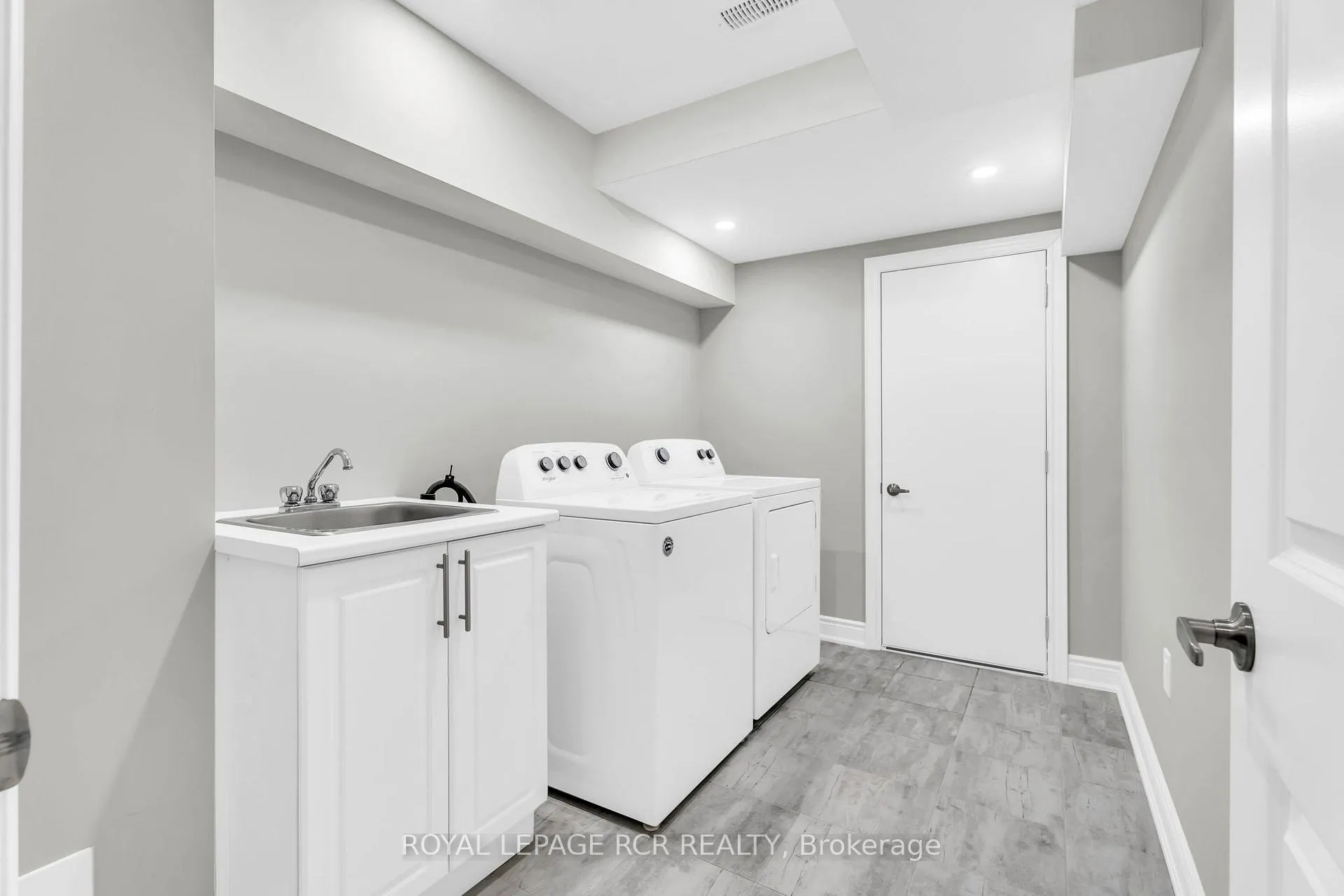 Photo 38 of 215 Walker Boulevard, New Tecumseth, Alliston — HOMEH