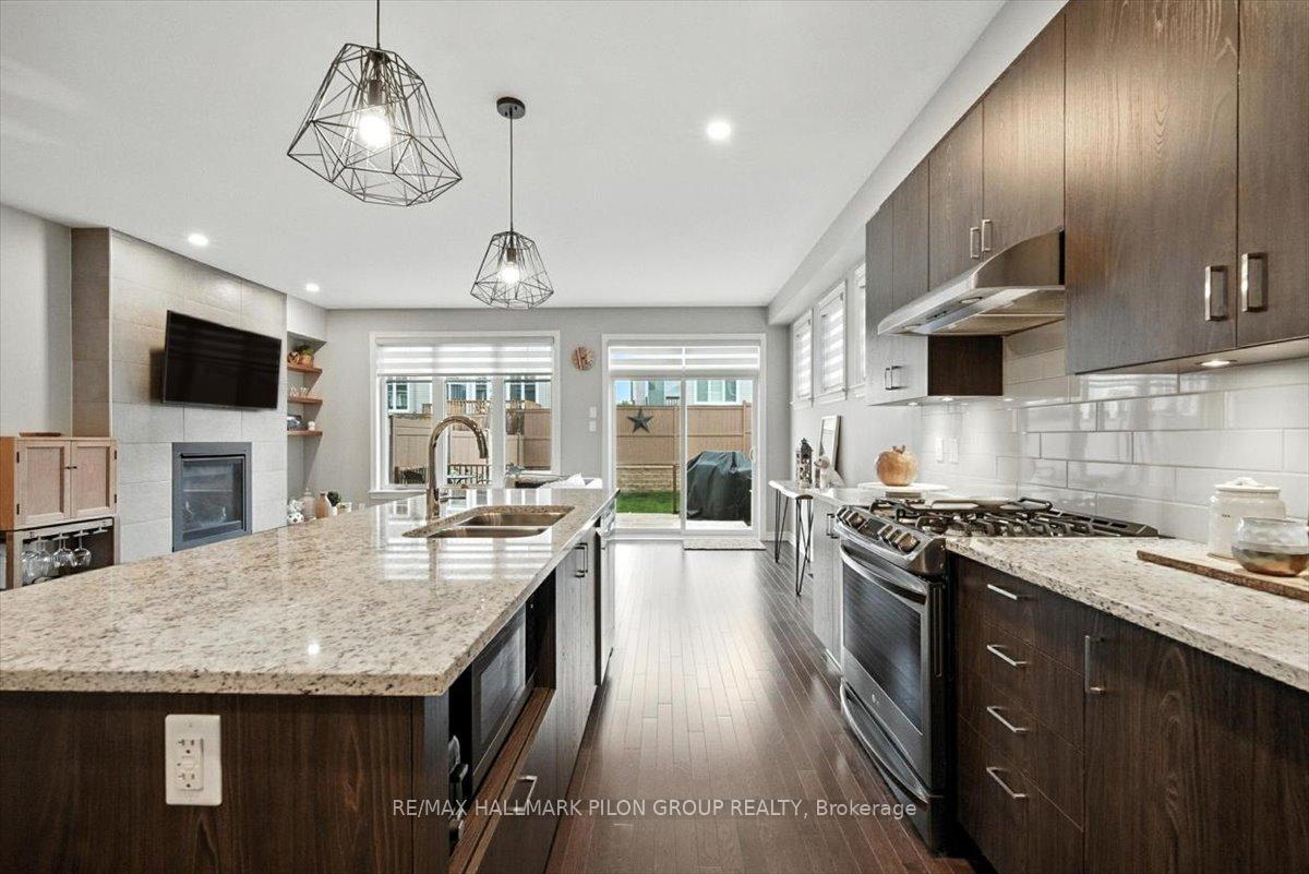 Photo 3 of 943 Geographe Terrace, Ottawa, Camelot — HOMEH