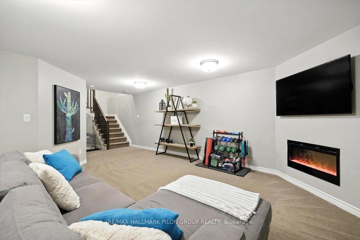 Photo 20 of 943 Geographe Terrace, Ottawa, Camelot — HOMEH