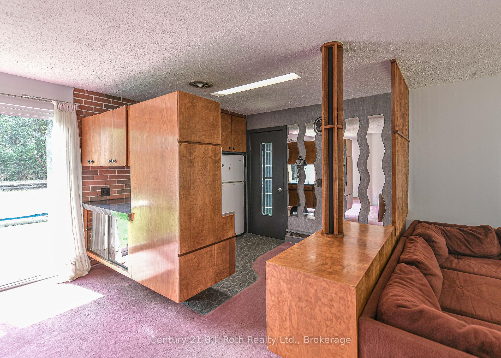 Photo 6 of 535 High Street, Orillia — HOMEH