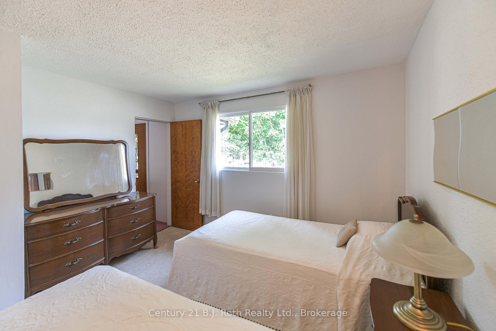 Photo 13 of 535 High Street, Orillia — HOMEH
