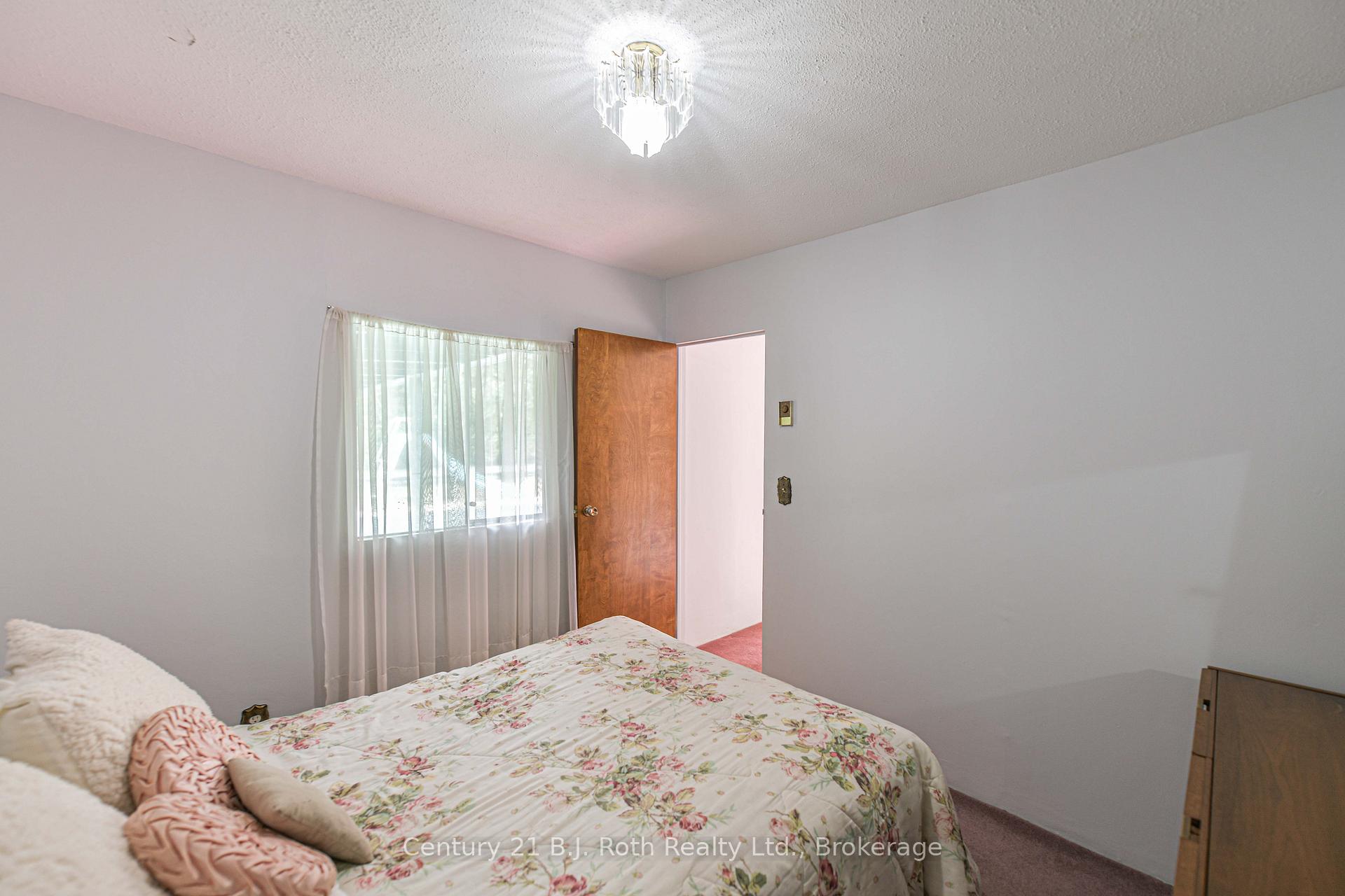 Photo 16 of 535 High Street, Orillia — HOMEH