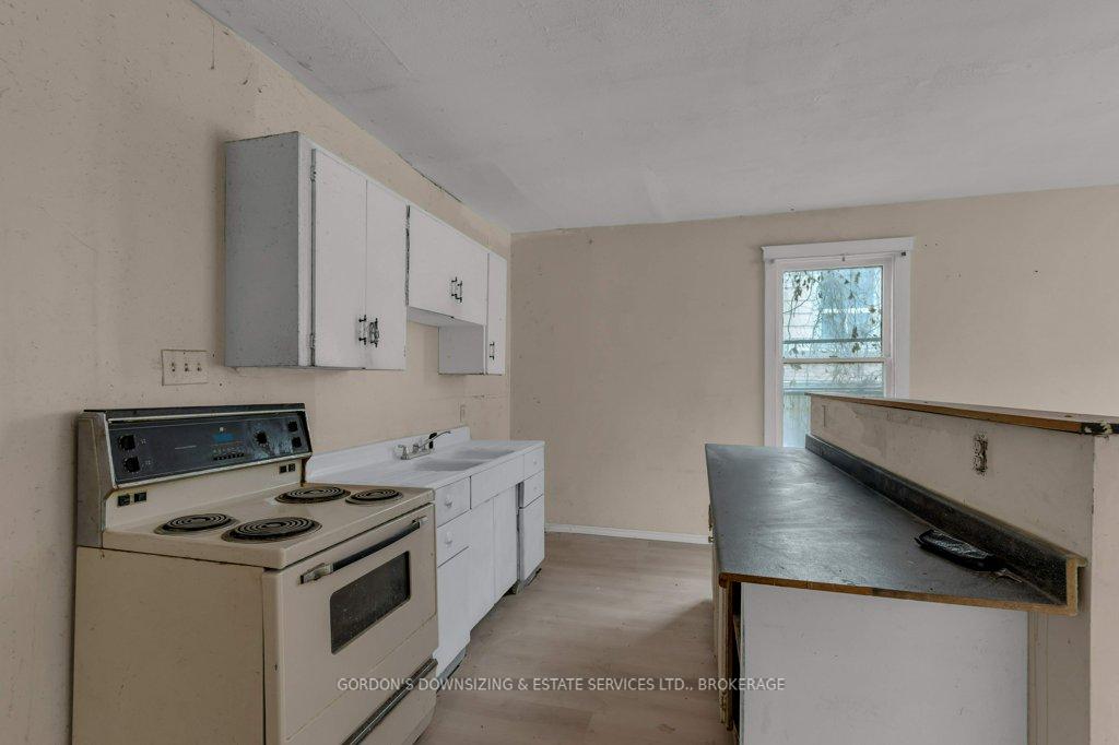 Photo 8 of 184 Montreal Street, Kingston, East of Sir John A. Blvd — HOMEH