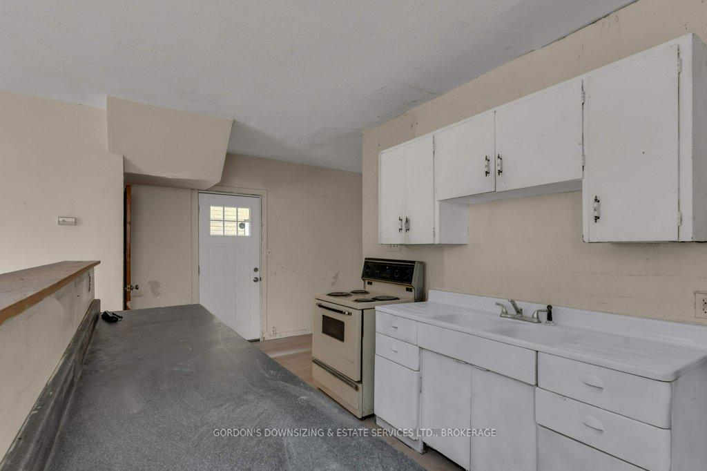 Photo 9 of 184 Montreal Street, Kingston, East of Sir John A. Blvd — HOMEH