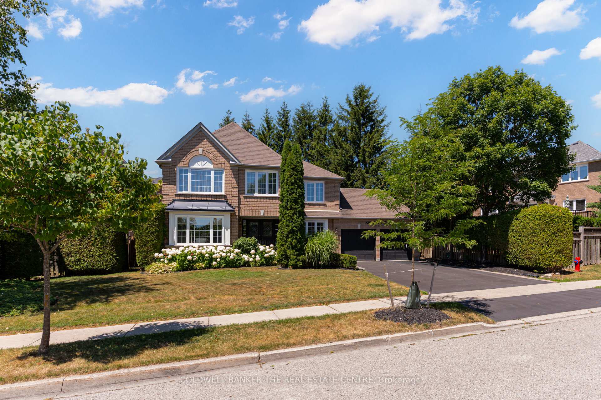 Photo 2 of 129 Foxtail Ridge, Newmarket, Armitage — HOMEH
