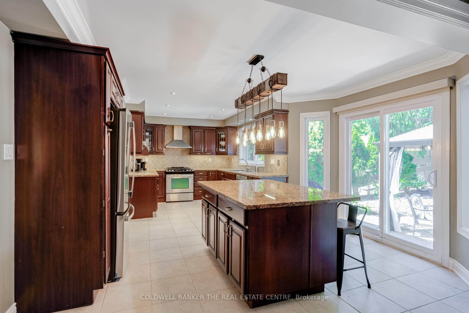 Photo 9 of 129 Foxtail Ridge, Newmarket, Armitage — HOMEH