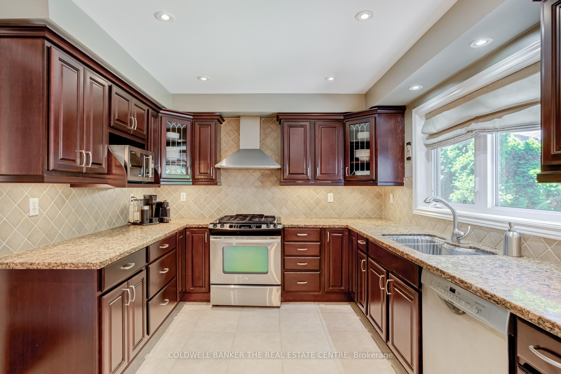 Photo 13 of 129 Foxtail Ridge, Newmarket, Armitage — HOMEH