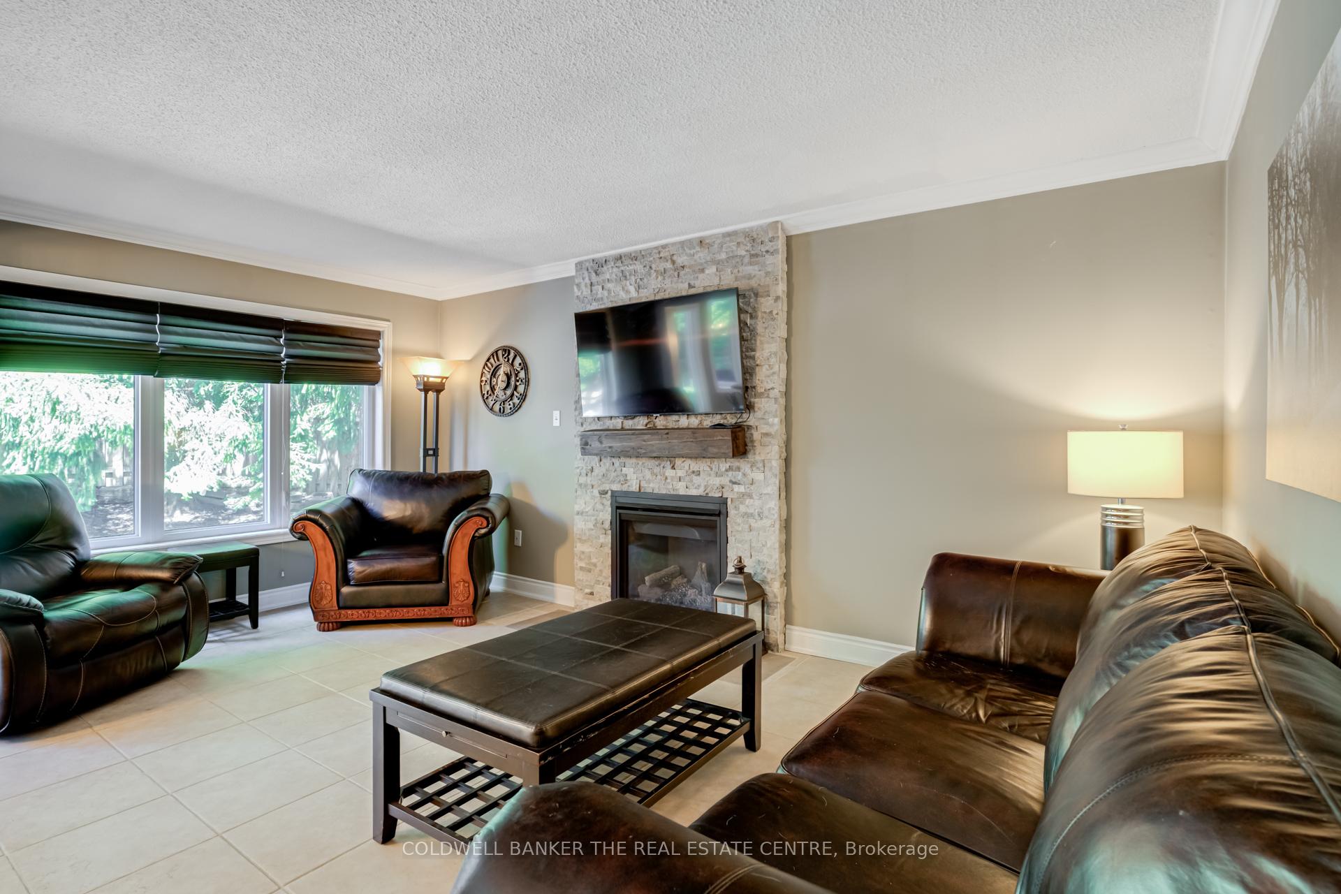 Photo 14 of 129 Foxtail Ridge, Newmarket, Armitage — HOMEH