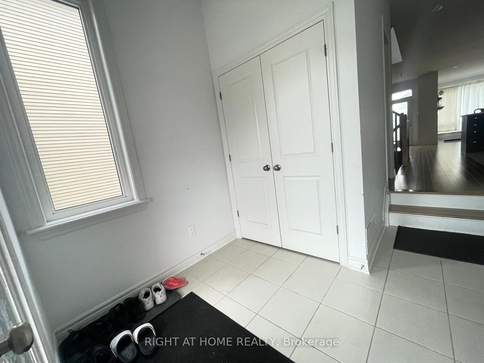 Photo 2 of 405 Cornice Street, Ottawa, Mer Bleue/Bradley Estates/Anderson Park — HOMEH