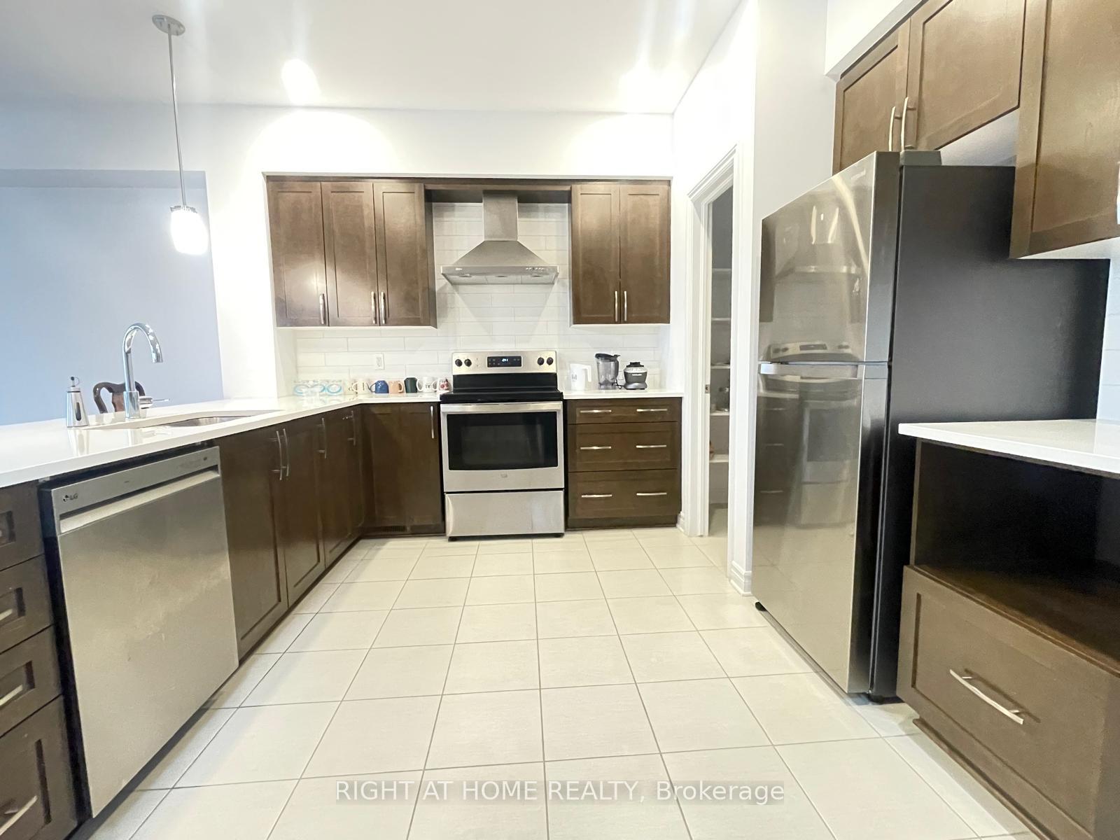 Photo 4 of 405 Cornice Street, Ottawa, Mer Bleue/Bradley Estates/Anderson Park — HOMEH