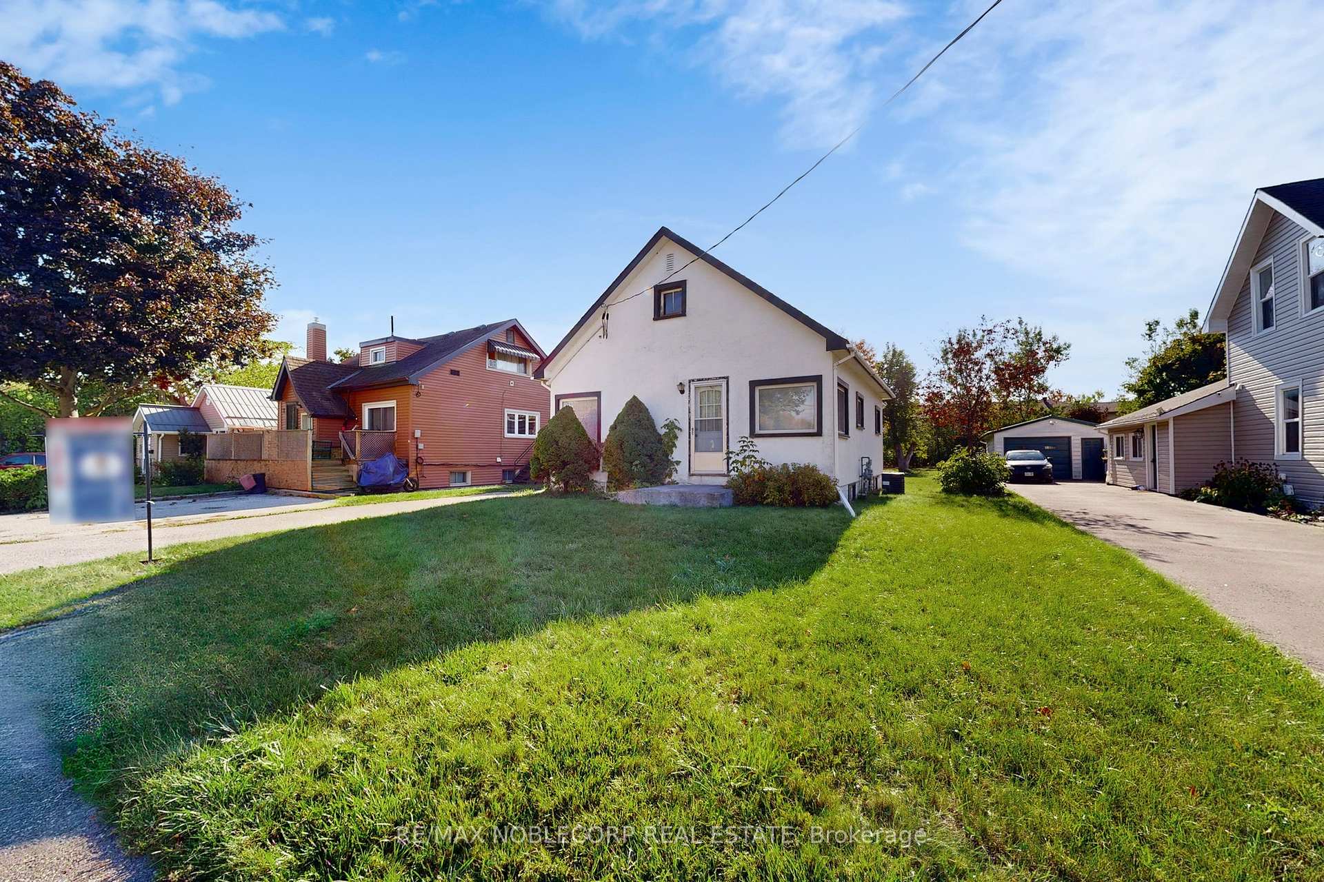 Photo 1 of 51 Simcoe Street, Orillia — HOMEH