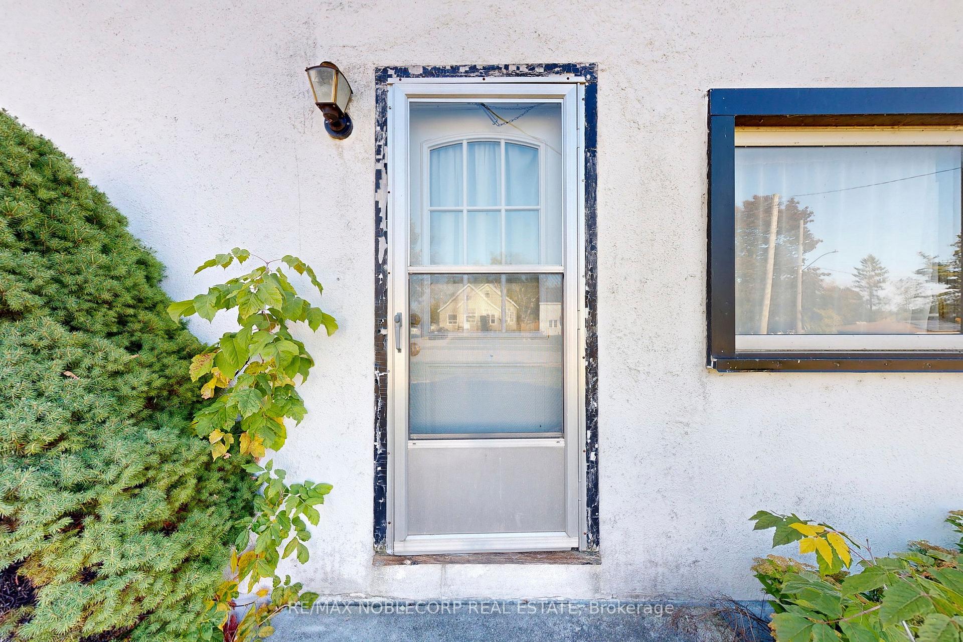 Photo 7 of 51 Simcoe Street, Orillia — HOMEH