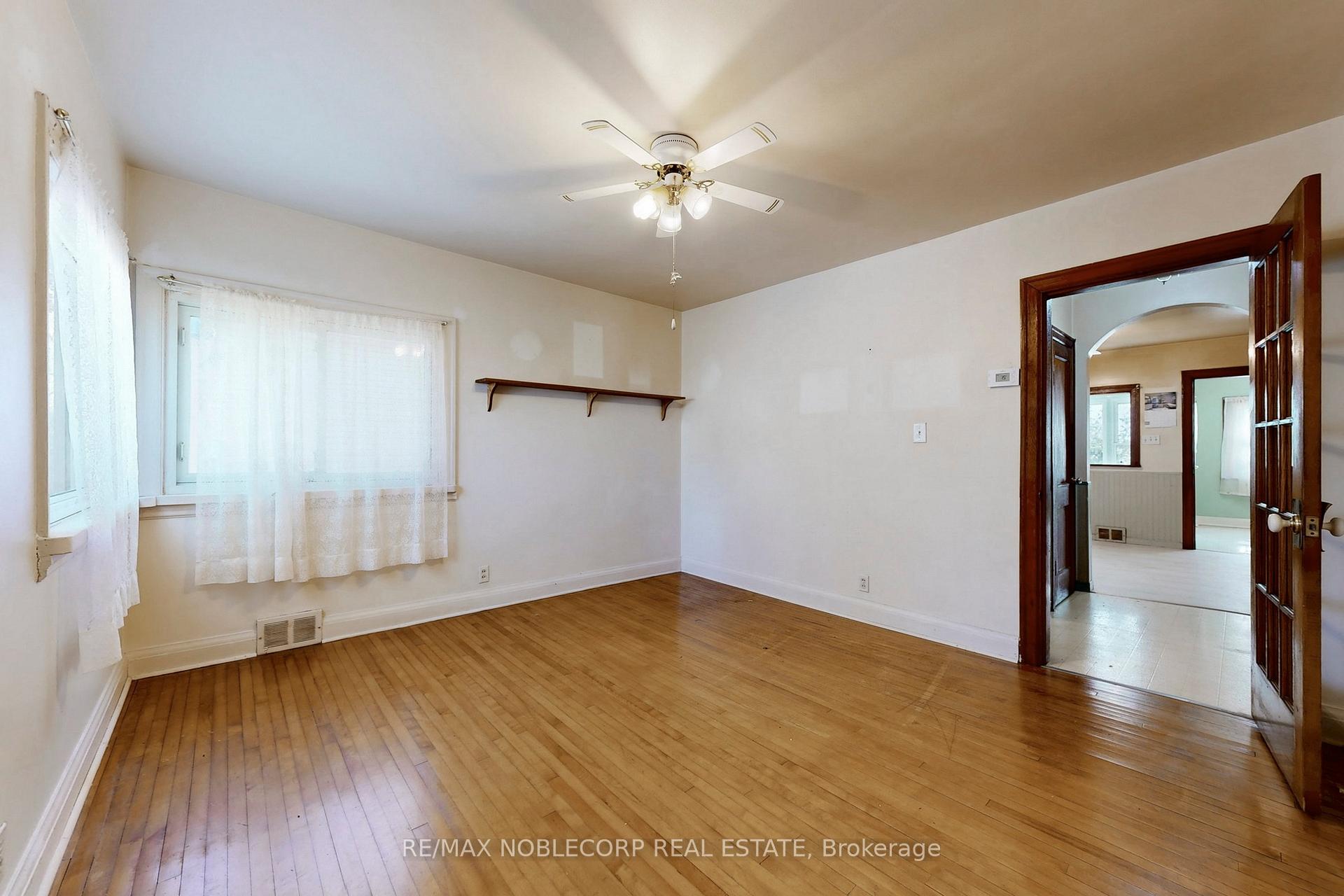 Photo 10 of 51 Simcoe Street, Orillia — HOMEH