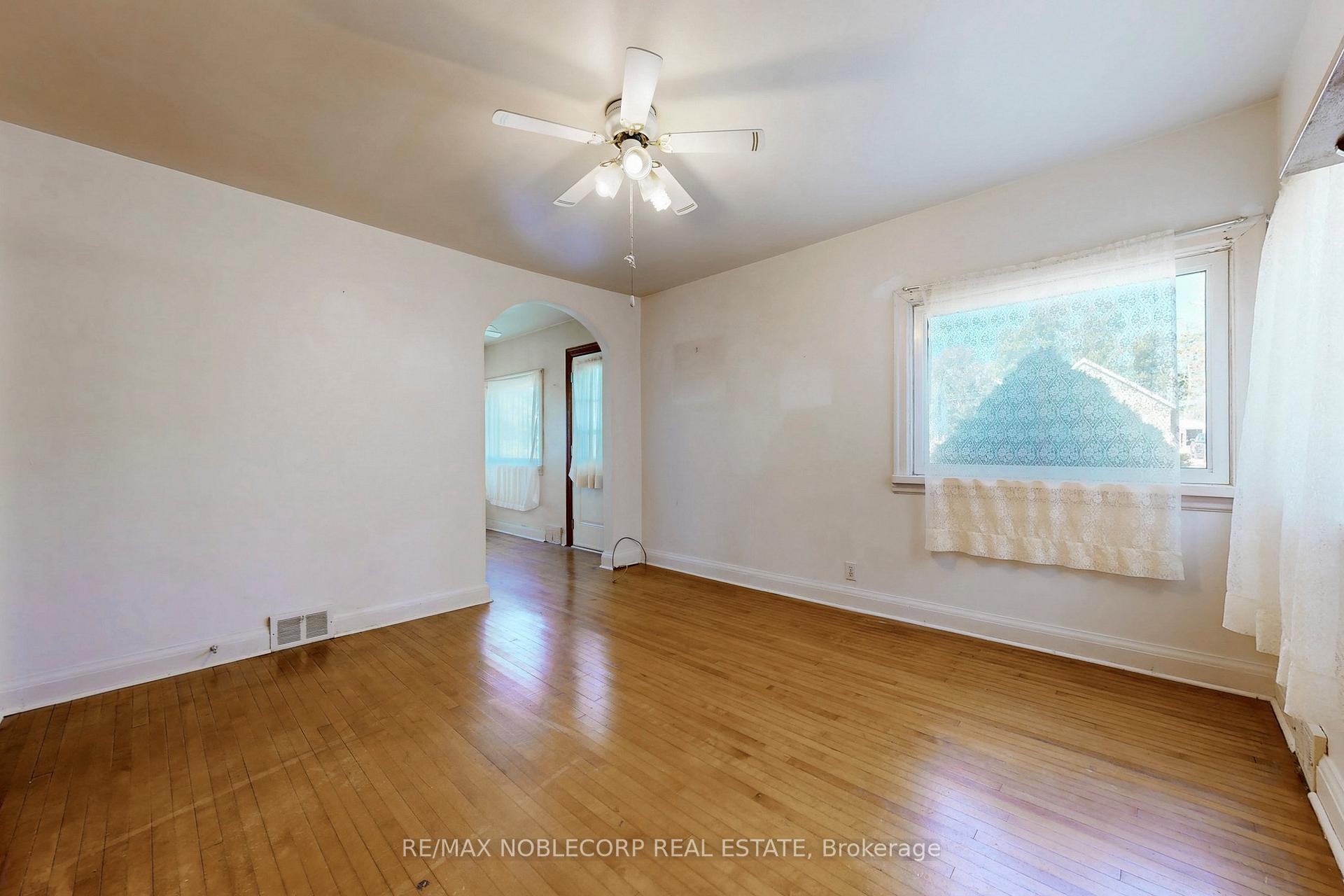 Photo 14 of 51 Simcoe Street, Orillia — HOMEH