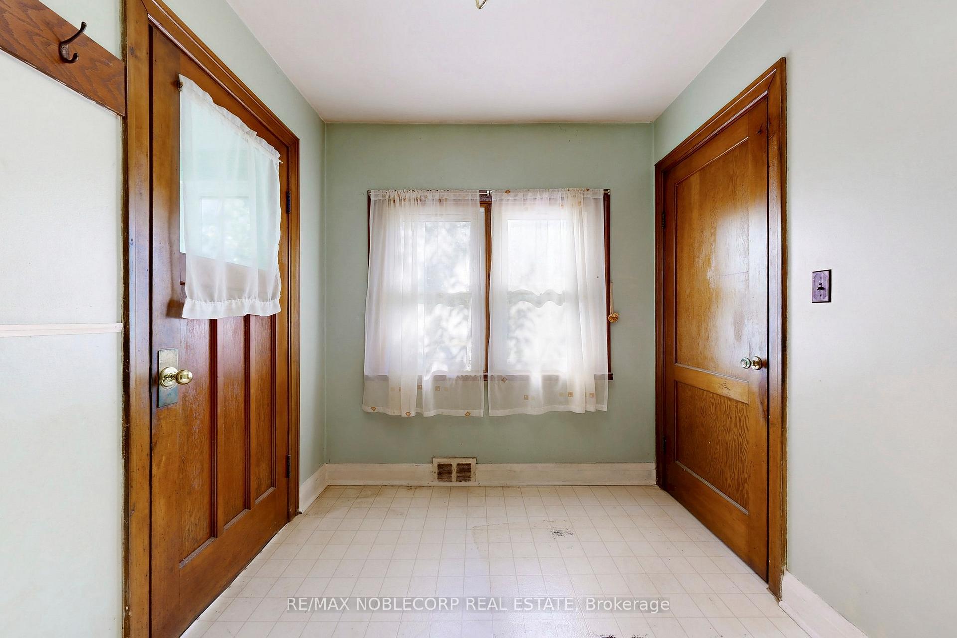 Photo 29 of 51 Simcoe Street, Orillia — HOMEH