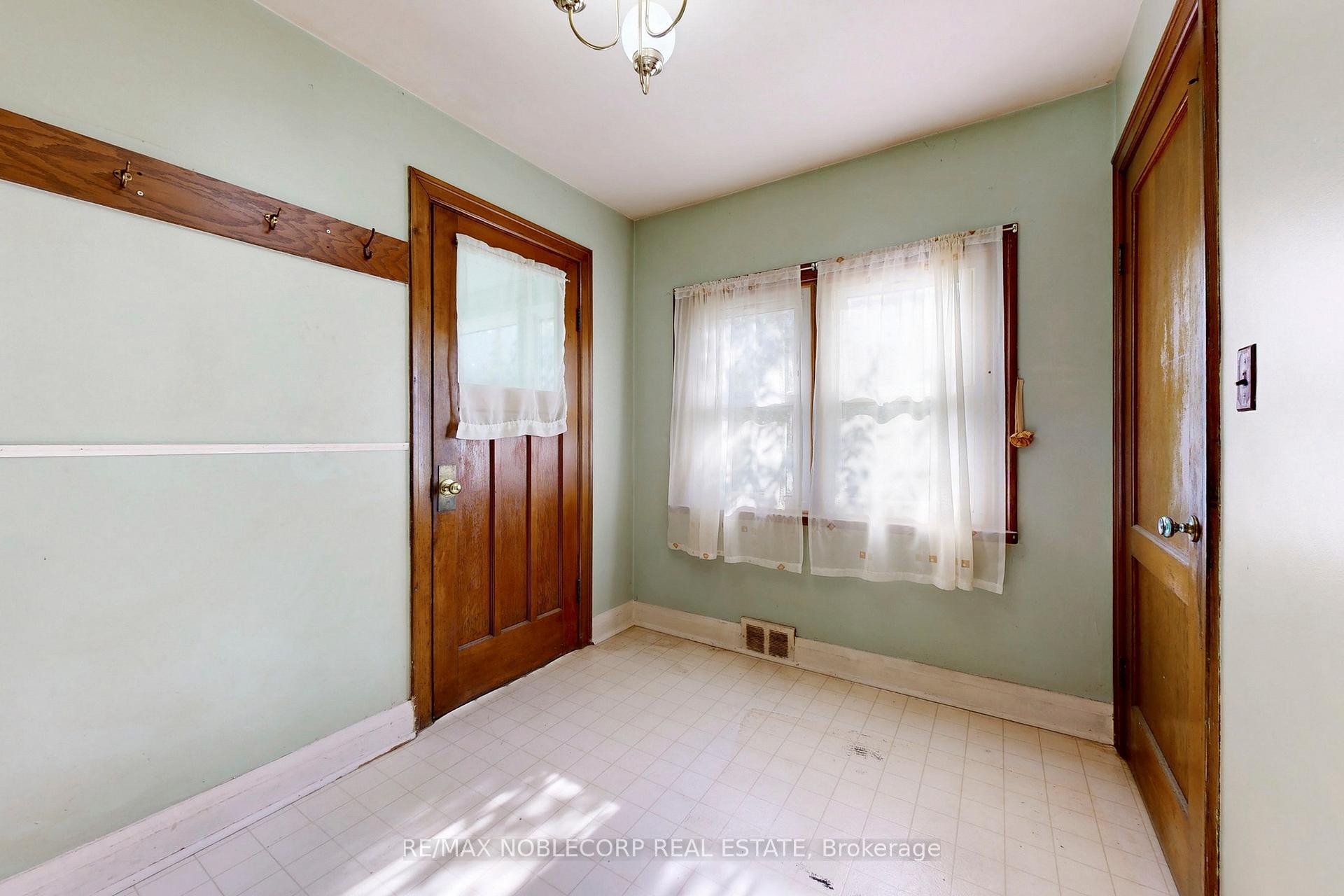 Photo 30 of 51 Simcoe Street, Orillia — HOMEH