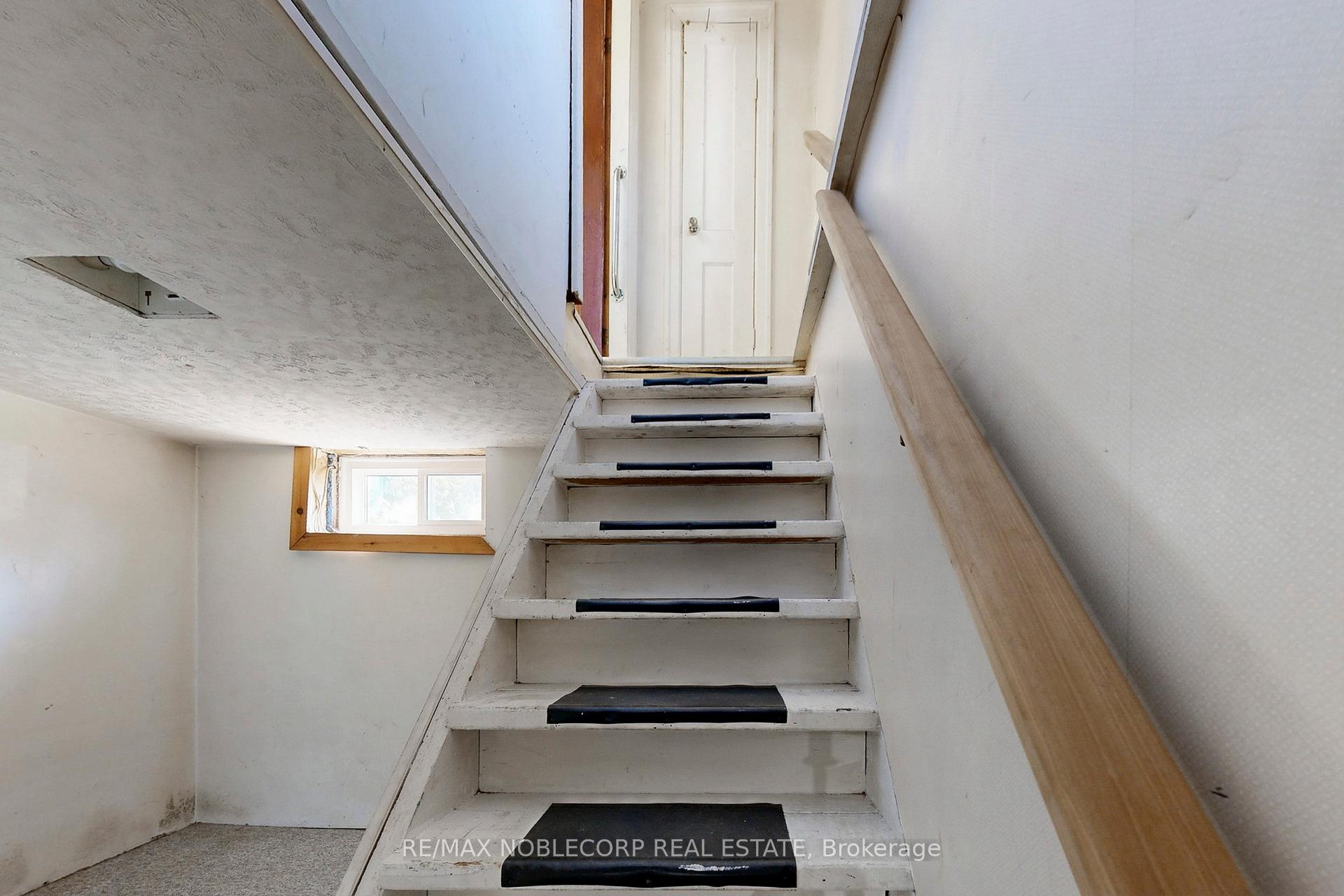 Photo 45 of 51 Simcoe Street, Orillia — HOMEH
