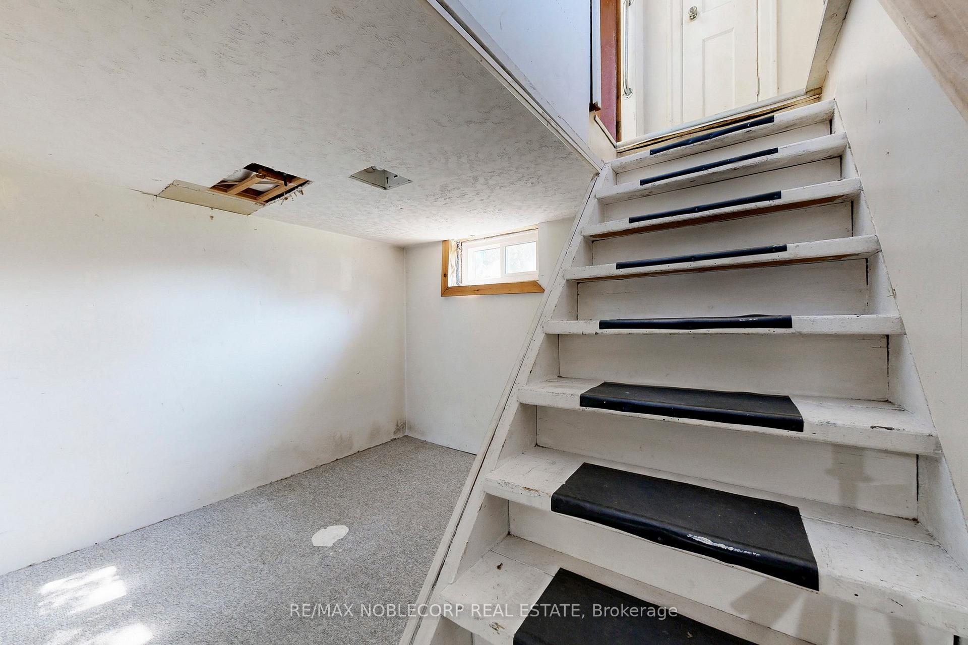Photo 46 of 51 Simcoe Street, Orillia — HOMEH