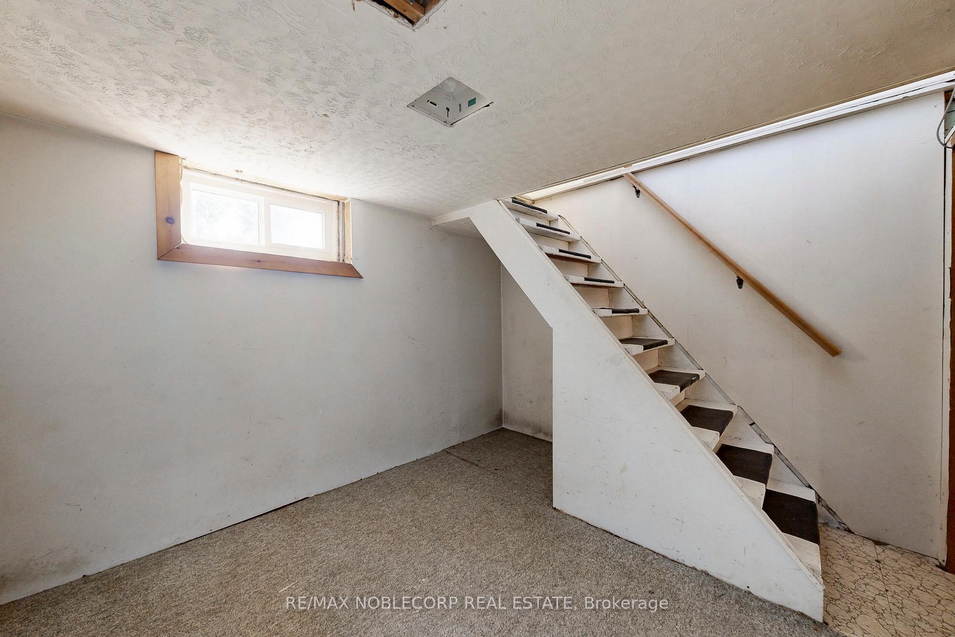 Photo 48 of 51 Simcoe Street, Orillia — HOMEH